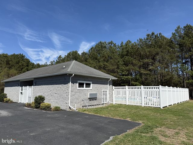 24630 HOLLYTREE CIR, Georgetown, DE 19947