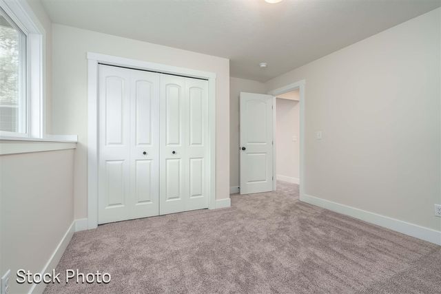 1593 N Village Circle, Kalamazoo, MI 49009