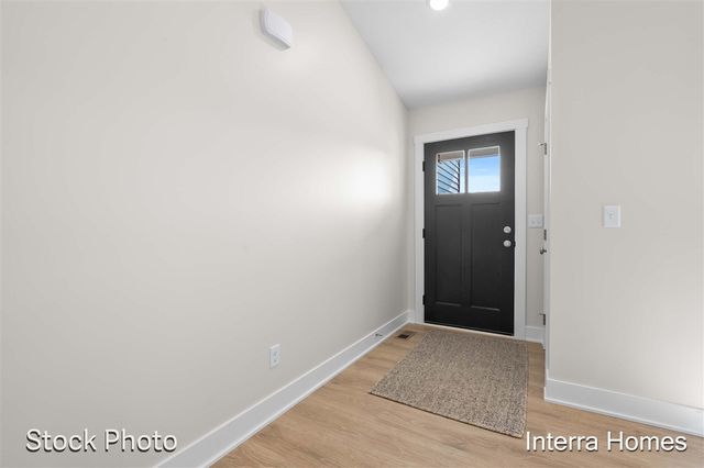 1593 N Village Circle, Kalamazoo, MI 49009