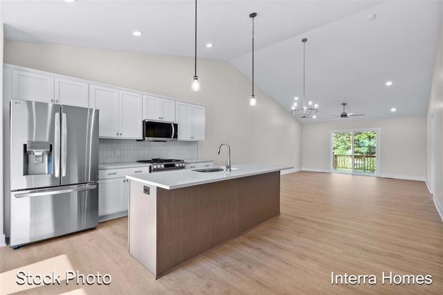 1593 N Village Circle, Kalamazoo, MI 49009