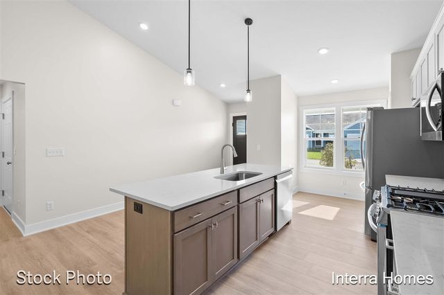 1593 N Village Circle, Kalamazoo, MI 49009