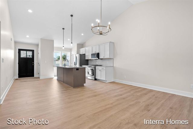 1593 N Village Circle, Kalamazoo, MI 49009