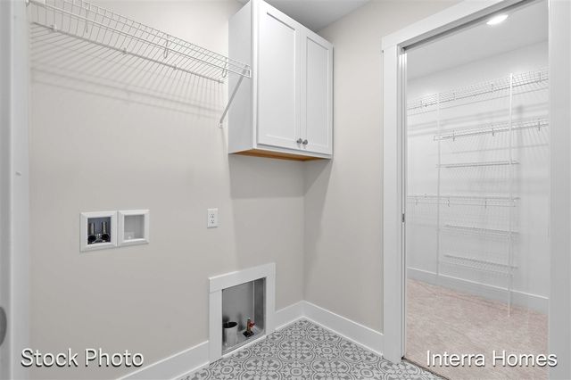 1593 N Village Circle, Kalamazoo, MI 49009