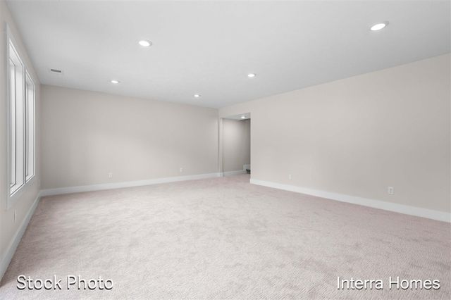 1593 N Village Circle, Kalamazoo, MI 49009