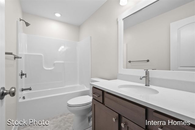 1593 N Village Circle, Kalamazoo, MI 49009