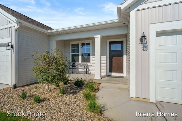 1593 N Village Circle, Kalamazoo, MI 49009