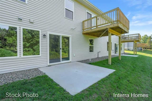 1593 N Village Circle, Kalamazoo, MI 49009