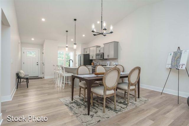 1593 N Village Circle, Kalamazoo, MI 49009