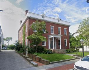 32 William St, New Bedford, MA 02740