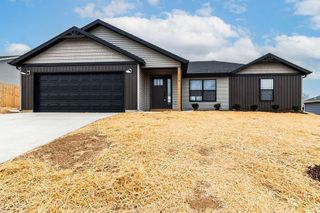 198 Michaels Drive, Hollister, MO 65672
