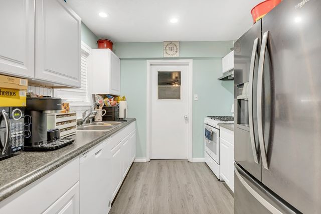 300 Willowood Dr, Midland, TX 79703