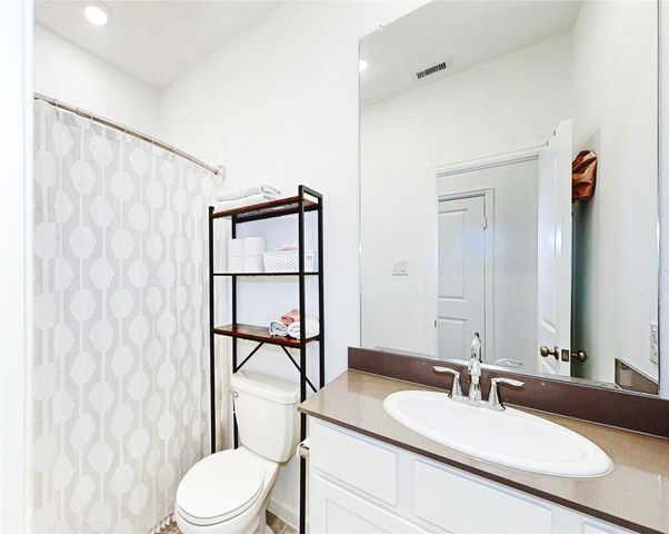 711 Hooks Trail Lane, League City, TX 77573