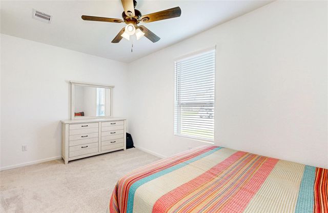 711 Hooks Trail Lane, League City, TX 77573