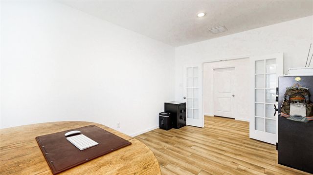 711 Hooks Trail Lane, League City, TX 77573