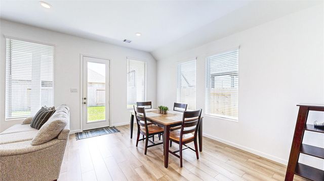 711 Hooks Trail Lane, League City, TX 77573