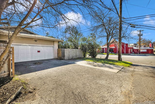 103 OAKHURST PL, San Antonio, TX 78209
