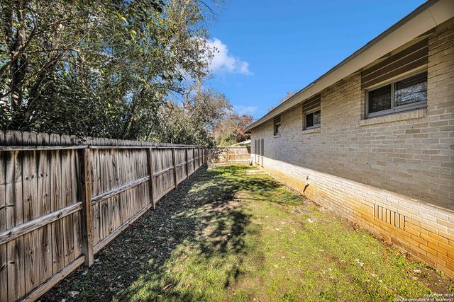 103 OAKHURST PL, San Antonio, TX 78209