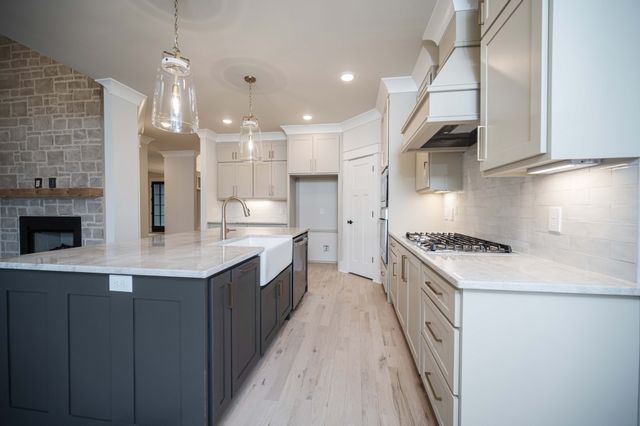 2829 Canfield Dr, Murfreesboro, TN 37128