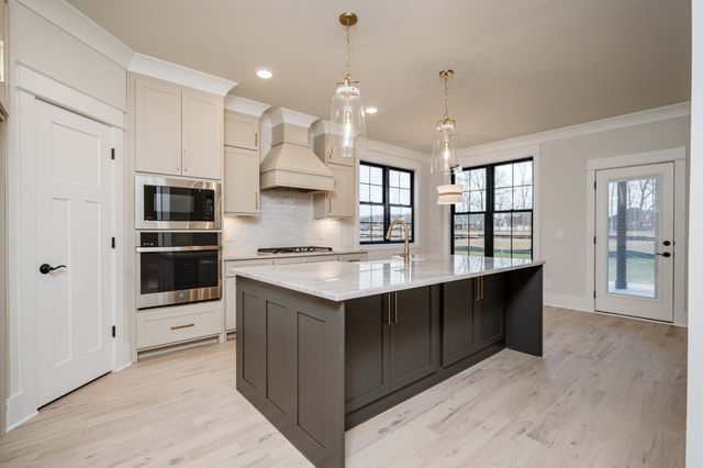 2829 Canfield Dr, Murfreesboro, TN 37128