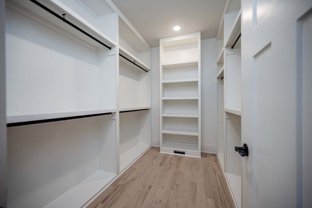 2829 Canfield Dr, Murfreesboro, TN 37128