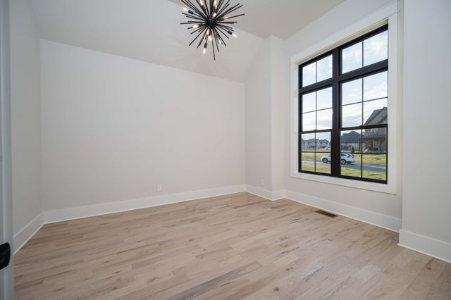 2829 Canfield Dr, Murfreesboro, TN 37128