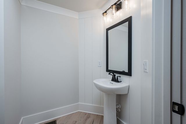 2829 Canfield Dr, Murfreesboro, TN 37128