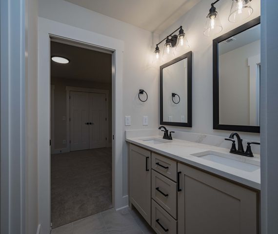 2829 Canfield Dr, Murfreesboro, TN 37128