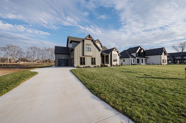 2829 Canfield Dr, Murfreesboro, TN 37128