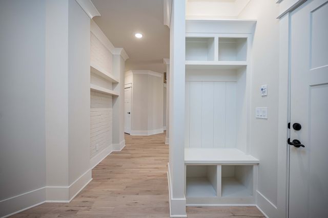 2829 Canfield Dr, Murfreesboro, TN 37128