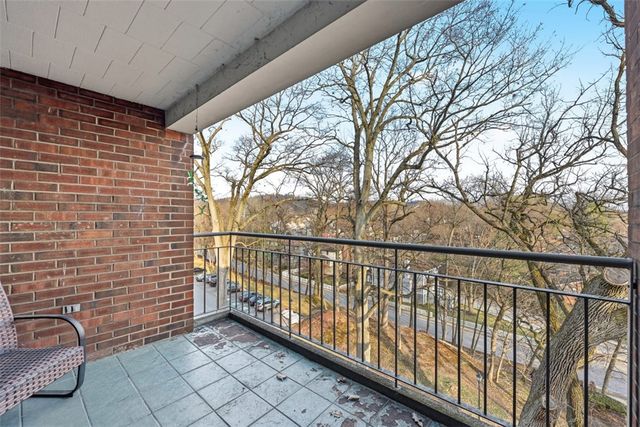 201 Grant St 609, Sewickley, PA 15143