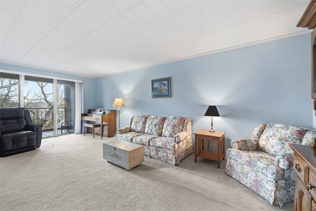 201 Grant St 609, Sewickley, PA 15143