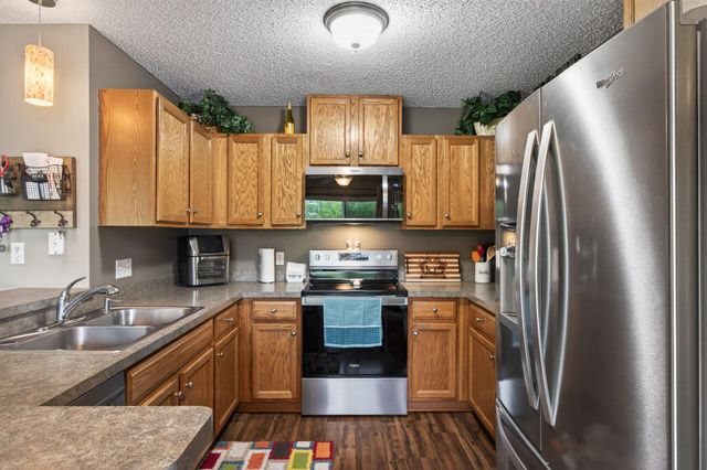 5135 Farnham Drive N, Hugo, MN 55038