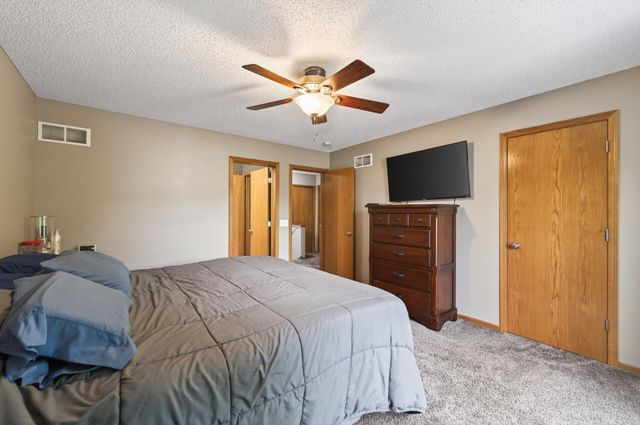 5135 Farnham Drive N, Hugo, MN 55038