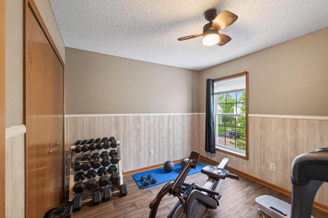 5135 Farnham Drive N, Hugo, MN 55038