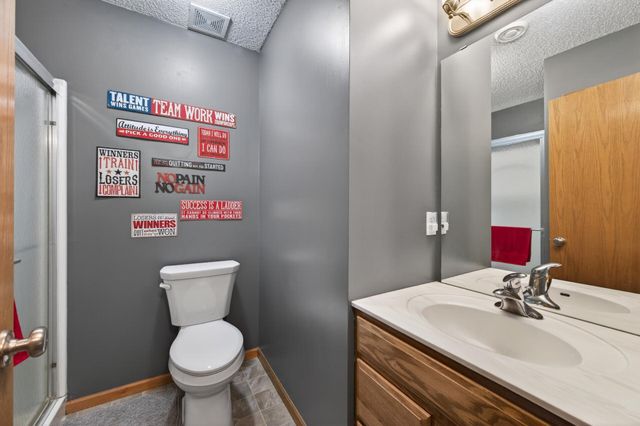 5135 Farnham Drive N, Hugo, MN 55038