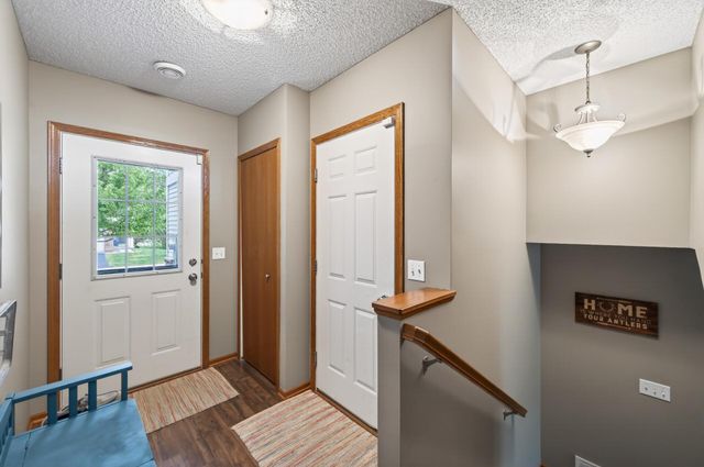 5135 Farnham Drive N, Hugo, MN 55038