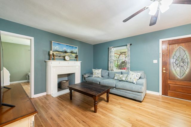 422 Fairpoint Drive, Gulf Breeze, FL 32561