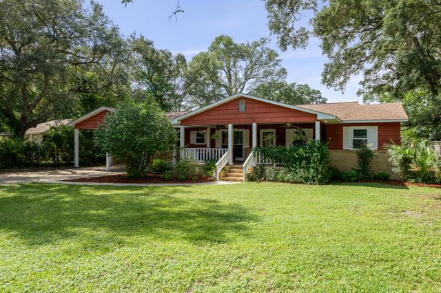 422 Fairpoint Drive, Gulf Breeze, FL 32561
