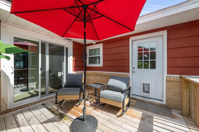 422 Fairpoint Drive, Gulf Breeze, FL 32561