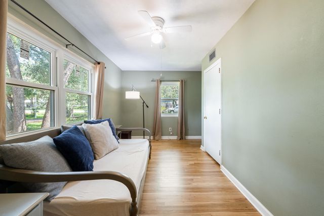 422 Fairpoint Drive, Gulf Breeze, FL 32561