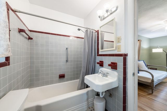 422 Fairpoint Drive, Gulf Breeze, FL 32561