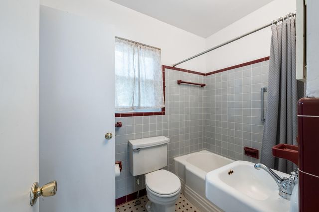 422 Fairpoint Drive, Gulf Breeze, FL 32561