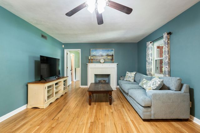 422 Fairpoint Drive, Gulf Breeze, FL 32561