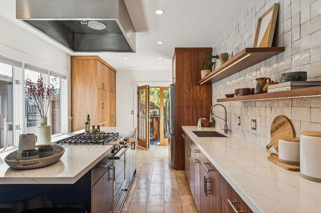 6445 6445 Irwin Ct, Oakland, CA 94609