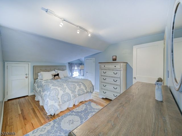 107 Farragut Rd, North Plainfield Boro, NJ 07062