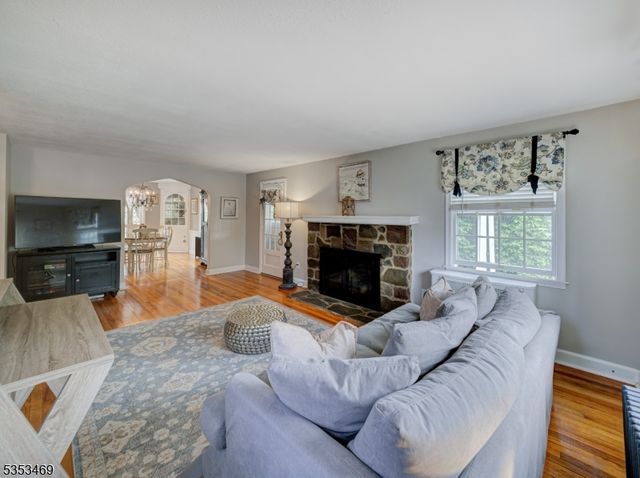 107 Farragut Rd, North Plainfield Boro, NJ 07062