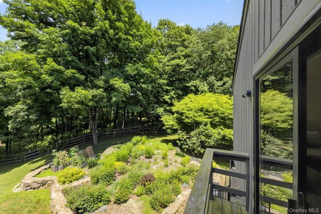 230 E Middle Patent Road, Bedford, NY 10506