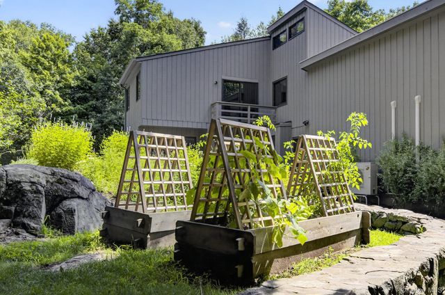 230 E Middle Patent Road, Bedford, NY 10506