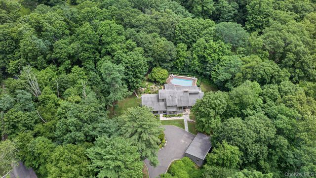 230 E Middle Patent Road, Bedford, NY 10506