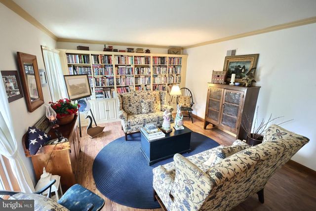 705 WASHINGTON AVE, Hanover, PA 17331